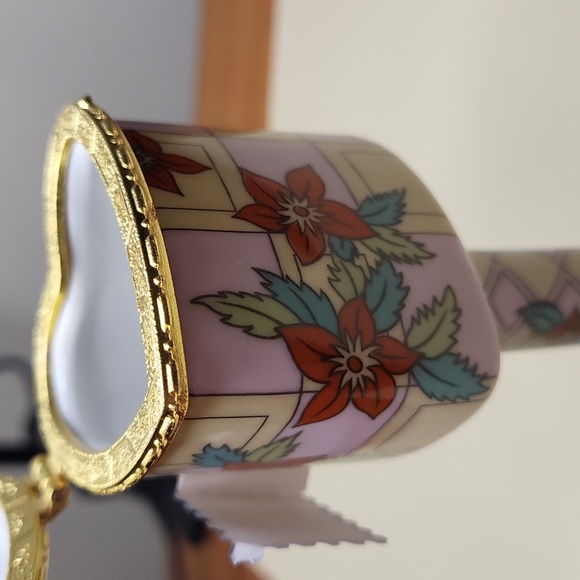 Porcelain Stamp Holder - Picture 7 of 8